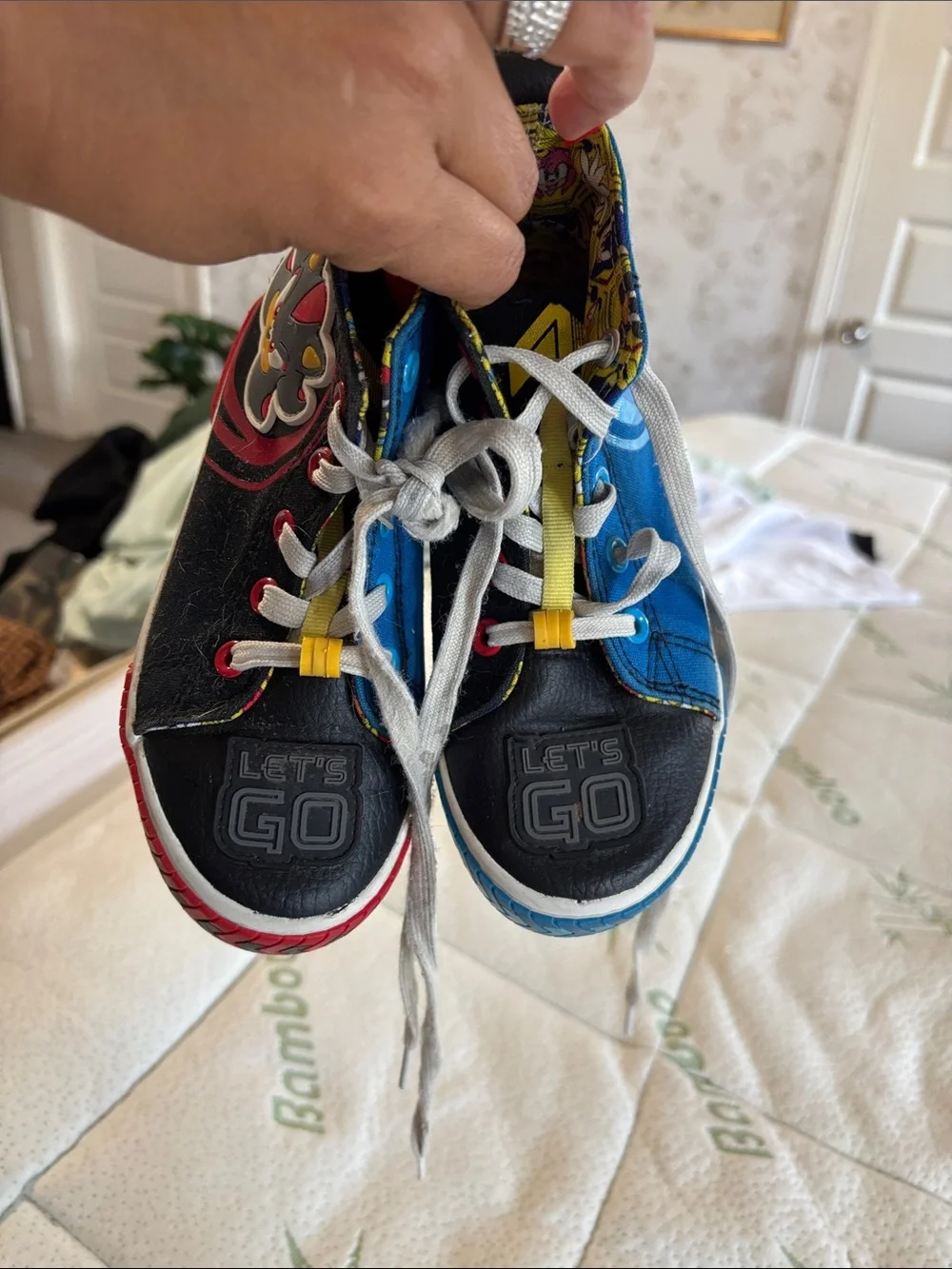 Blue Sonic the Hedgehog Kids High-Top Sneakers